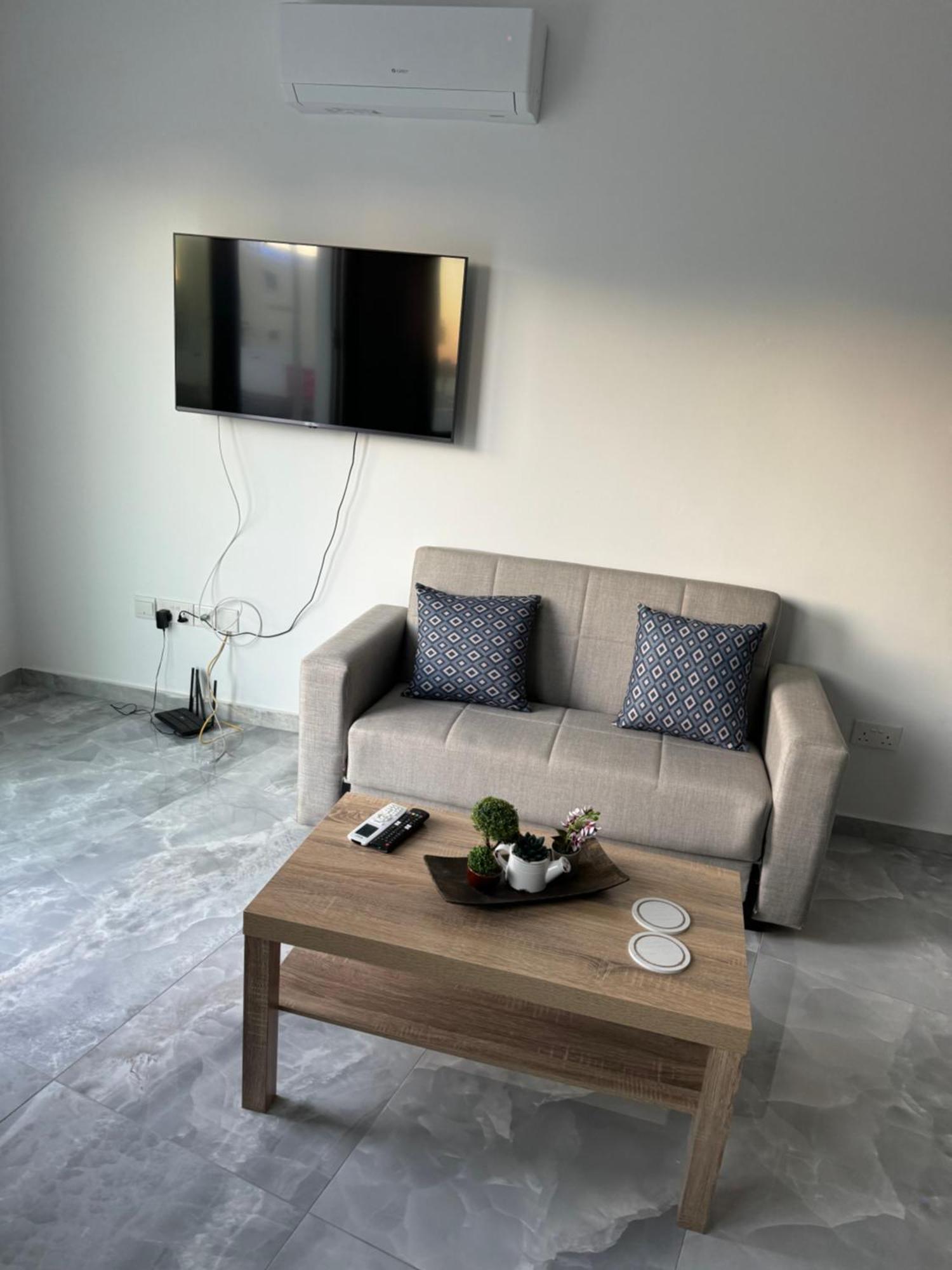 Beachside Light House Kato 82 Appartement Paphos